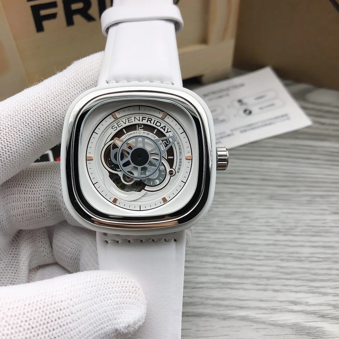 Seven Fridays Romantic White Christmas Gift! 100% original parts order, excellent quality Product name: Seven Friday Model: SF-P2B/02 🎮 The latest hot model, size: 47*13mm Movement: Japanese Citizen movement, long and short needle design, 🎮clear time, thickened mineral glass; Italian cow leather strap; original pin buckle, pay attention to details, authentic version, real wood, brand new and complete set 🎮 Sanjie exquisitely recommends men’s mechanical watches. SJ carefully designs ultra-realistic photo shoots for you.